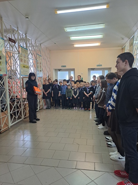 Сотрудники Госавтоинспекции посетили школы Граховского района.